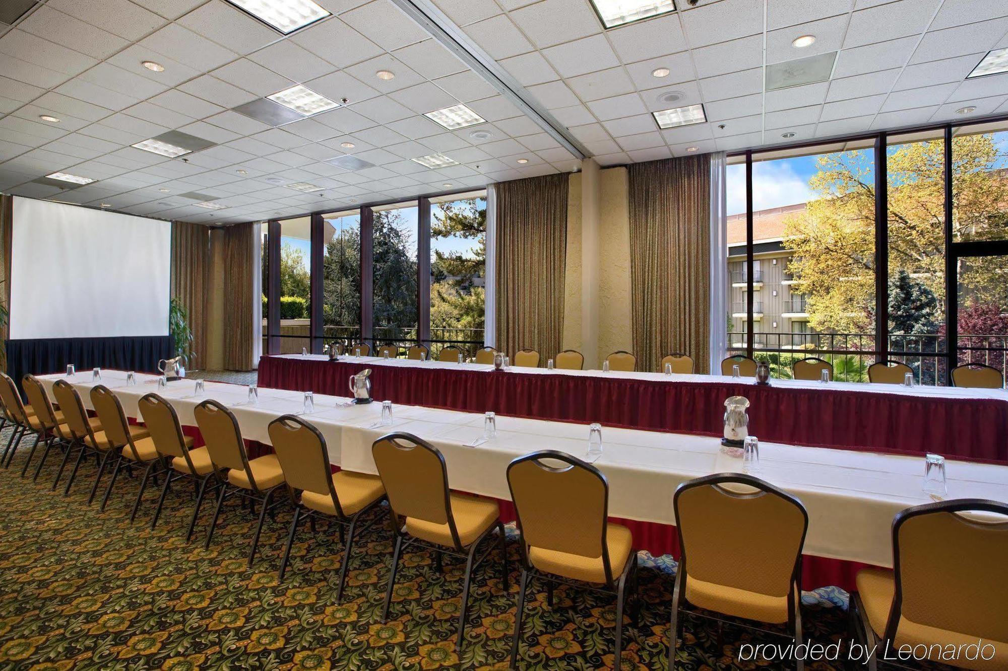 Doubletree By Hilton Sacramento Hotel Facilities photo